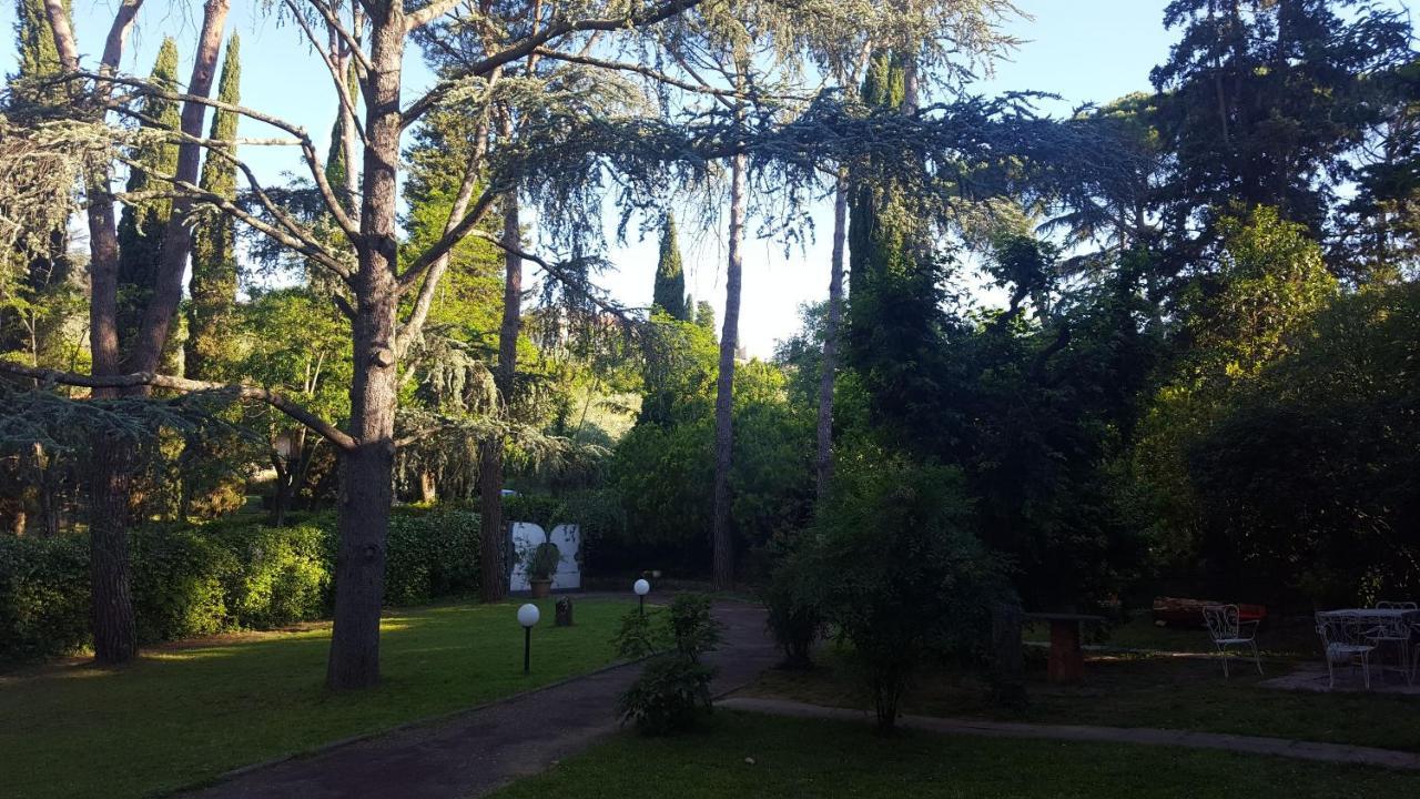 Due Passi Nel Parco Con Parcheggio Gratuito Apartment Florence Exterior photo